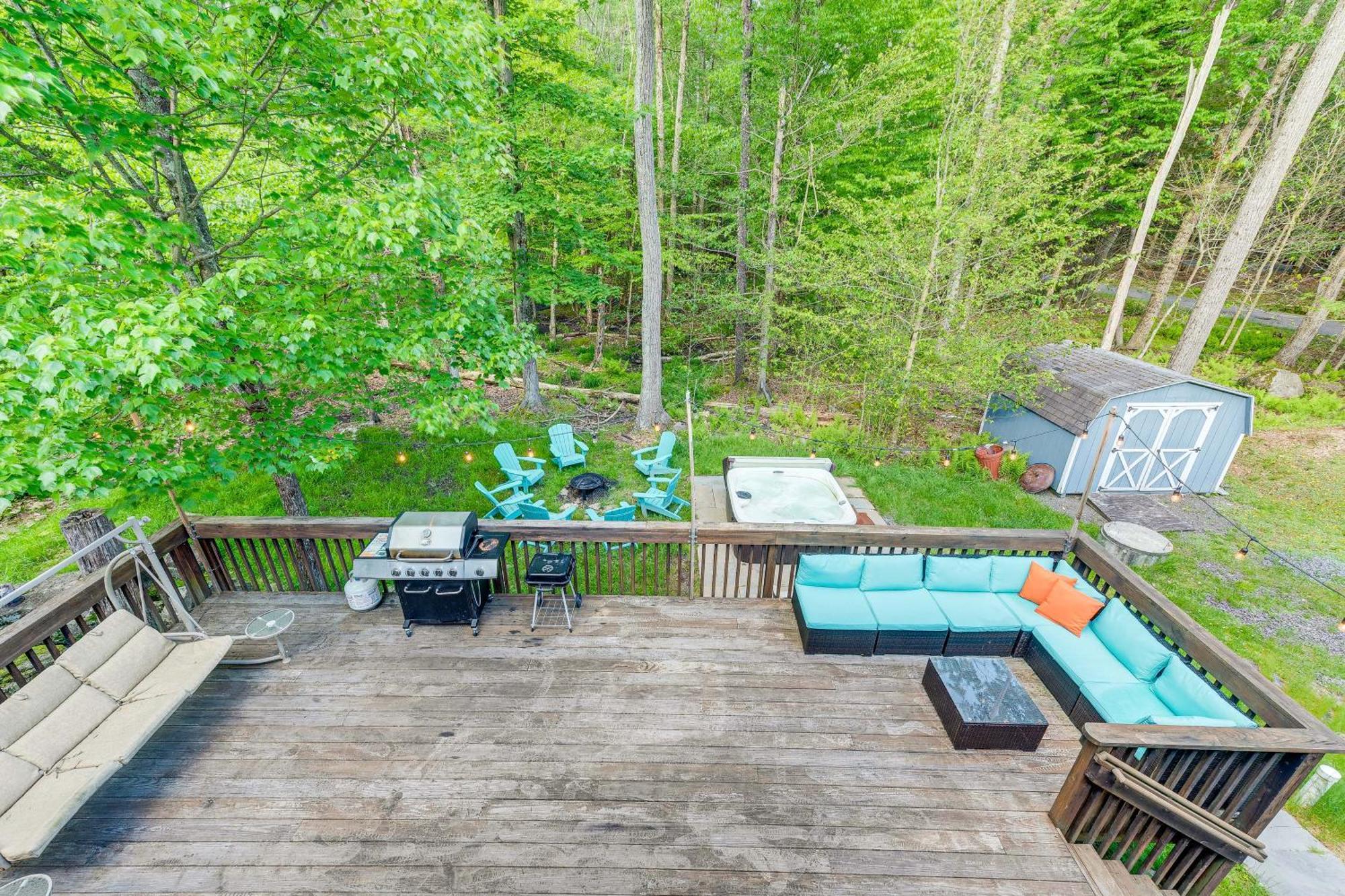 Pet-Friendly Pocono Lake Oasis With Hot Tub! المظهر الخارجي الصورة