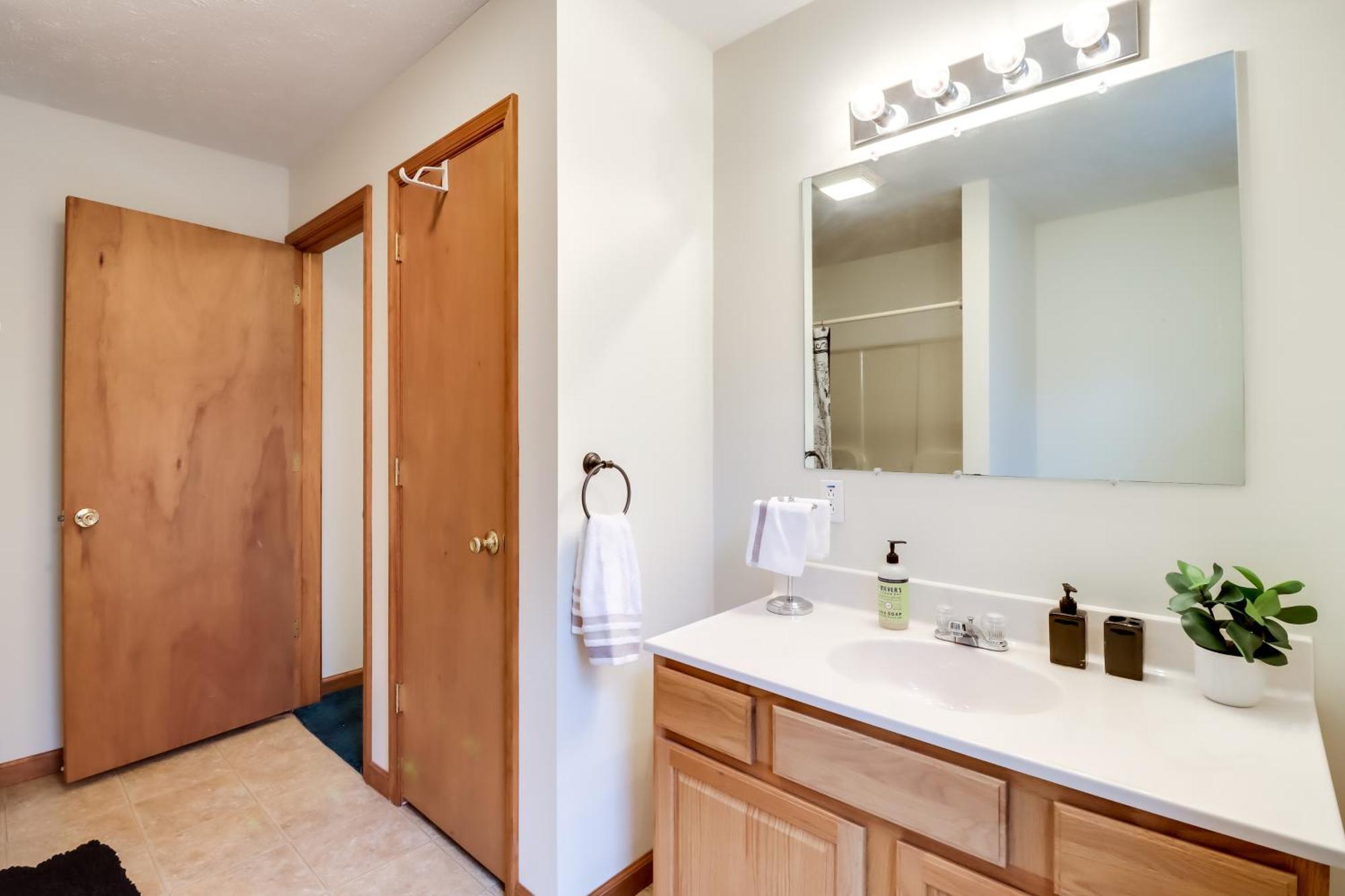 Pet-Friendly Pocono Lake Oasis With Hot Tub! المظهر الخارجي الصورة