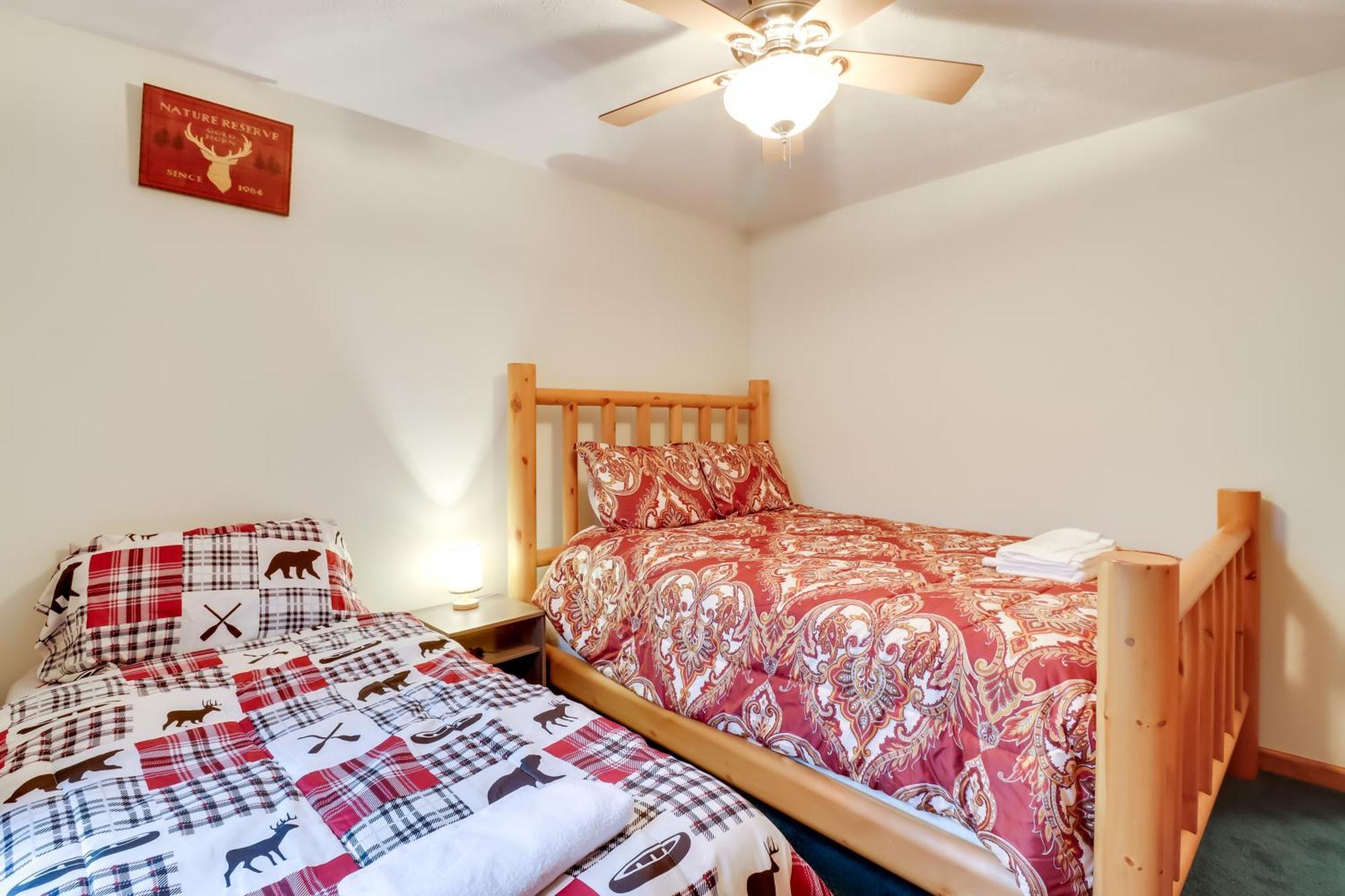 Pet-Friendly Pocono Lake Oasis With Hot Tub! المظهر الخارجي الصورة