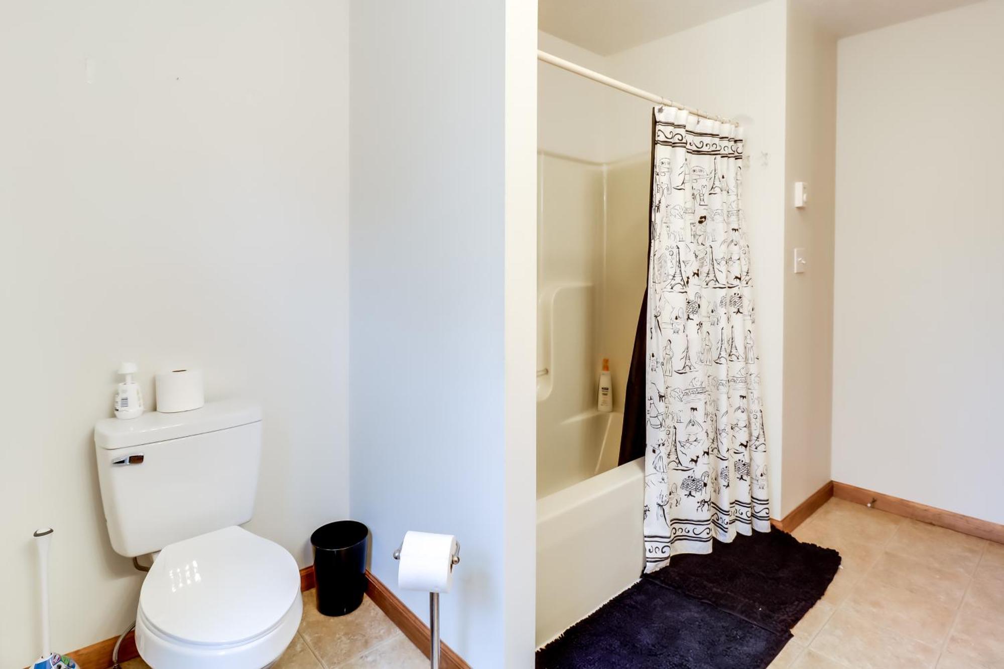 Pet-Friendly Pocono Lake Oasis With Hot Tub! المظهر الخارجي الصورة